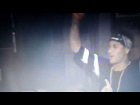 Neymar Jr celebration after Cavani's goal PSG vs Amiens (1-0)