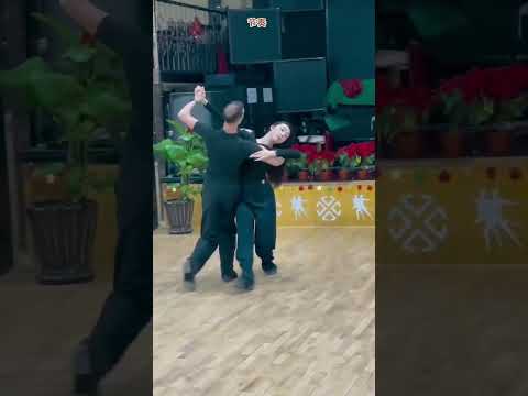 學練套路組合[44] - 薩沃 (Salvatore Vitacca) 的一個狐步舞教學套路 / A Foxtrot Routine