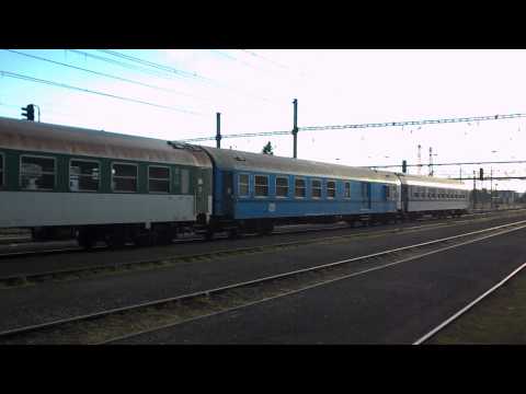 Příjezd vlaku Os 7002 (ČD 362.057) ve výlukovém řazení - Chomutov, 19. 5. 2013