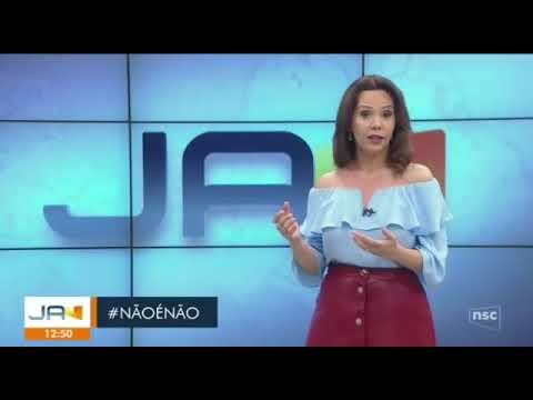 Apresentadora de telejornal manda recado Ao Vivo para deputado do PSL sobre assédio