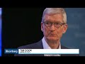 Apple CEO Told Trump Tariffs Are `Not the Right Approach' Apple CEO Told Trump Tariffs Are `Not the Right Approach'