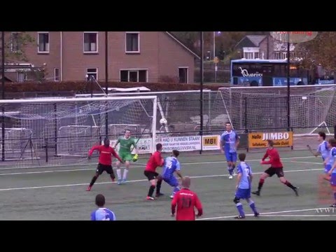 Voetbal wedstrijd SVI vs AVW'66