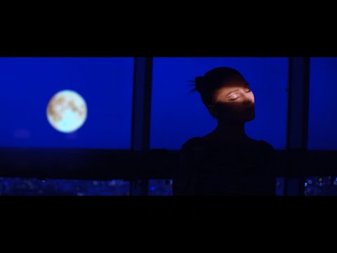 Jessica Shy – Ilgėtis Mėnulio (feat. Nombeko Auguste)