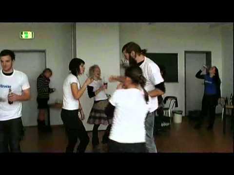 Mit Stil statt viel-- 1.Flashmob gegen übermäßigen Alkoholkonsum