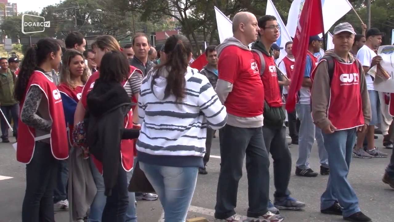 Manifestação sindical em São Bernardo reúne cerca de duas mil pessoas; veja vídeo 