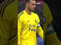 Bijzondere manier van uitverdedigen, Justin Bijlow ? | #SHORTS