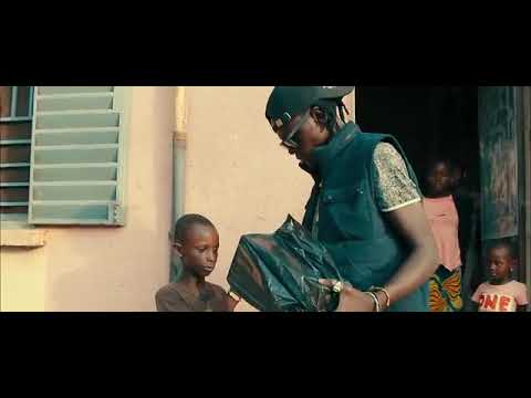 ADJI ONE CENTHIAGO Feat. MAMÉ FLOW BAGADADJI ZIG (Clip Officiel