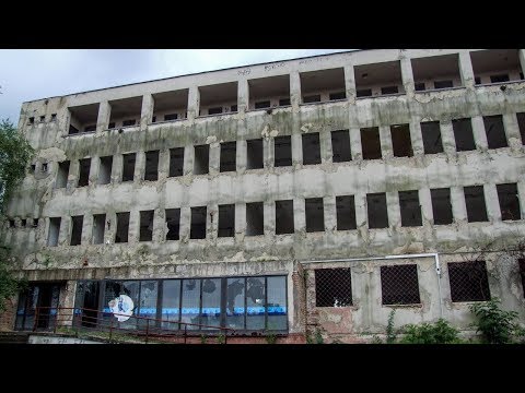 Bank, iroda, lakóház. Elhagyatva Ózdon  2018 #28