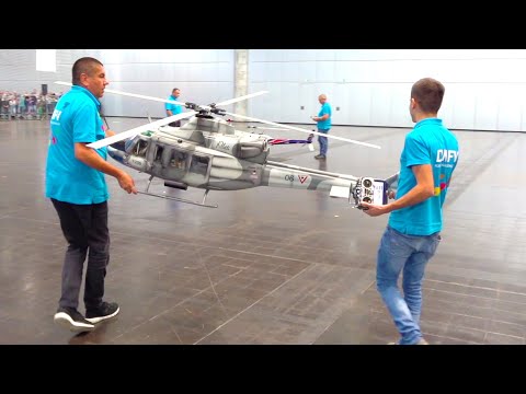 BIG SCALE RC HELI INDOOR FLIGHT BELL 412 // ROBIN ADAMSCHAK // SPECIAL DETAILED RC MODEL HELI