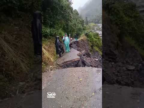 Pérdida total de banca deja incomunicada vía entre Albán y Las Mesas