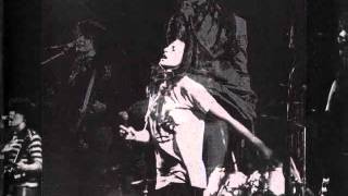 The Slits feat. Neneh Cherry -- In The Beginning (Live '81)