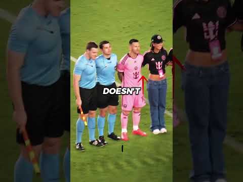 Messi gets caught by Antonella while looking at another girl.🤣💀