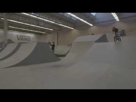 Tobias van der Linden - Backflip in super slowmotion