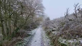 RELAXING SOUNDS: Super crunchy ice sounds on hike through English countryside during Winter -5c
