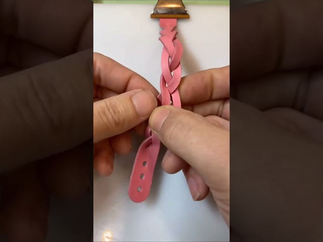 Vídeo relacionado con FMKLDENA Lote de 6 Pulsera mujer, Pulsera Trenzada Colección de Anime, Pulsera de Amistad Ajustable, Pulseras de Cuero Trenzado, Regalo para Fans del Anime, Navidad, Cumpleaños