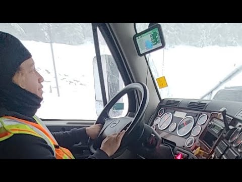 Part 2 - Chain Up In Washington, SNOQUALMIE PASS, SLUSHY, CHAINES...