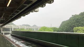 千葉都市モノレール1000形 動物公園駅 入線