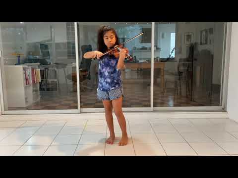 Mihi performs “Lime Rock” on the fiddle