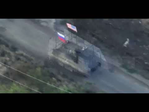 TOTALNI ŠOK NA FRONTU! ŠTA RADI OKLOPNJAK SA AMERIČKOM ZASTAVOM!? ŠOK SNIMAK KOJI JE PUTUJE PLANETOM