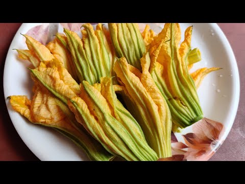 Kumro Fuler Bora Recipe /Pumkin Flower Pakora Recipe/Kamalika's Kitchen