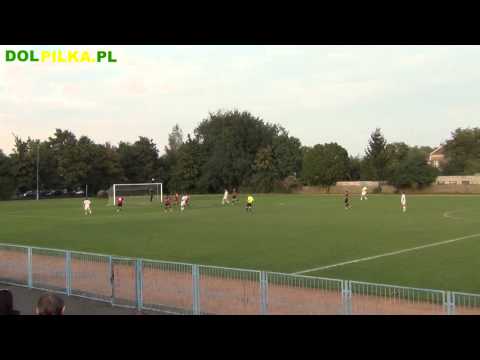 Gol Łukasza Górzyńskiego (Zjednoczeni Łowęcice) z meczu z Piastem Żerniki Wrocław