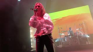 Lennon Stella - Bitch (takes one to know one) | LONDON 3.3.20