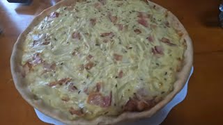 玉ねぎキッシュを作る