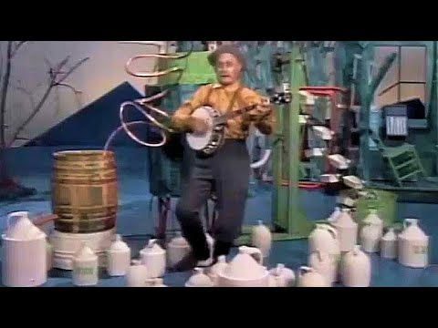 Grandpa Jones sings Mountain Dew | Hee Haw