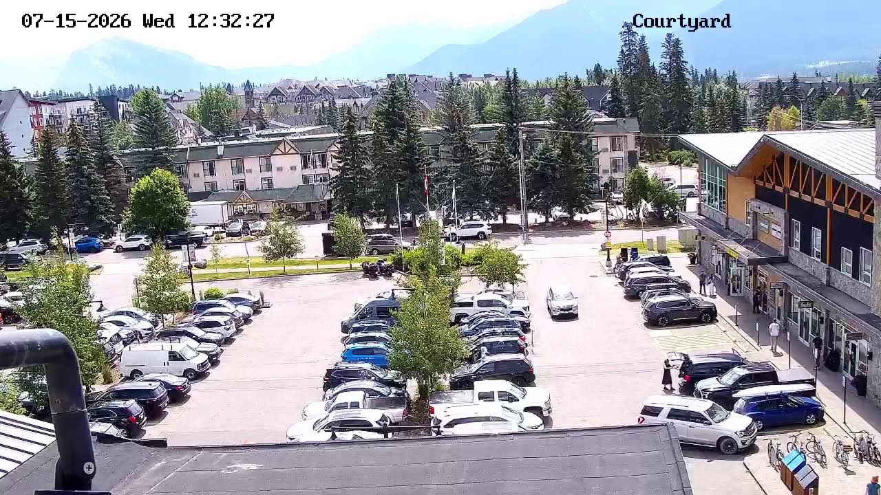 Live webcam view of Shops of Canmore Courtyard