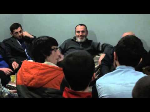 Beja: Pasha Babën, Pasha Nanën (pyetje) - Hoxhë Enver Azizi