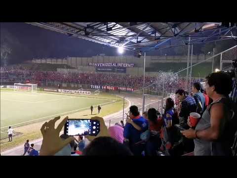 "Recibimiento de la Turba Roja 94 en Las Delicias contra Santa Tecla semifinal de ida | Apertura 2019" Barra: Turba Roja &bull; Club: Deportivo FAS