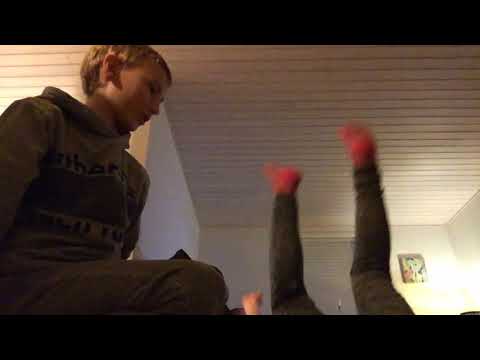 Mathilde og Tobias er fuld af Kurt