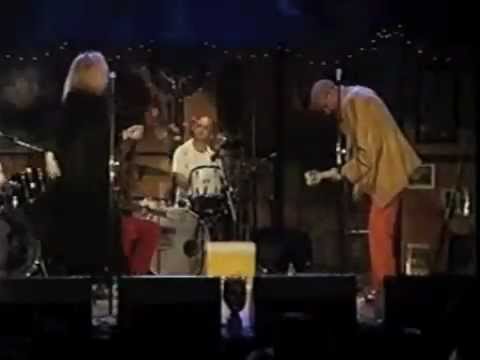 Renee Geyer  'Love Don't Live Here Anymore' with Kev Garant on guitar.mp4