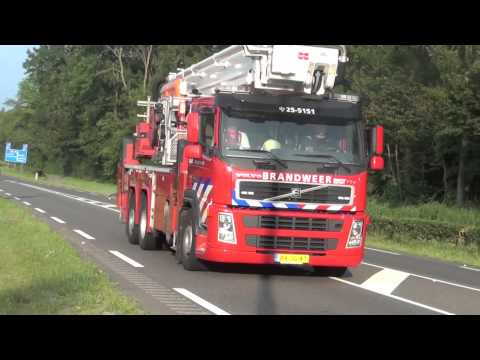 17/07/13: PRIO 1: 5134 5151. Het Waterland Emmeloord woningbrand (zolder).