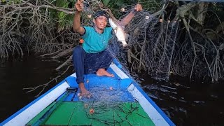 Download lagu ONE DAY ONE NIGHT IN THE RIVER, SET UP THE NET, THE RESULTS ARE DIRECTLY COOKED AND EATEN TOGETHE... mp3