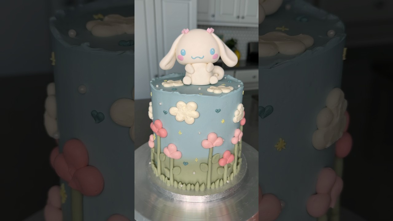 Is this a Hello Kitty thing or no? 😅 #cake #cakedecorating #cinnamoroll #sanrio