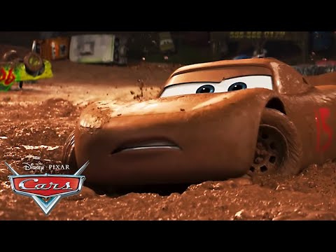 Rayo McQueen Queda Atrapado en una Situación Difícil | Pixar Cars