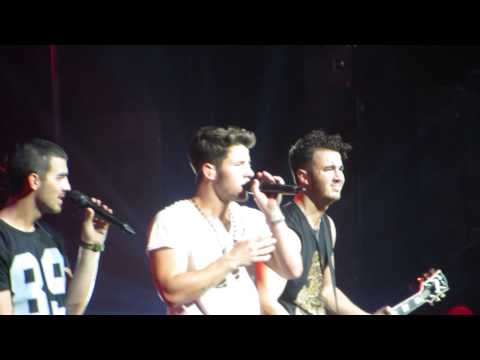 Burnin' Up - Jonas Brothers ft. Big Rob / Gibson Amphitheatre / August 16, 2013