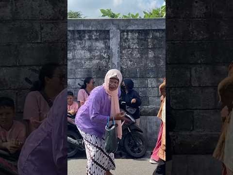 kasihan banget simbah simbah ikut karnaval 😱 #shortvideo #vidiokocak #vidiongakak
