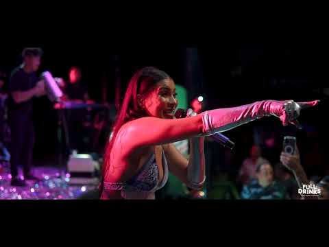 Busca Un Confidente + Que Vuelva - Karen Lizarazo | REVES PRODUCCIONES