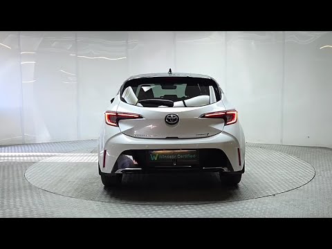 Toyota Corolla 1.8 Hybrid Luna Sport Hatchback - Image 2