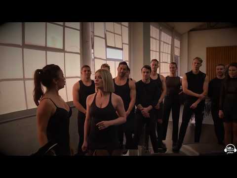 Chicago (Australian cast) Natalie Bassingthwaighte, Alinta Chidzey