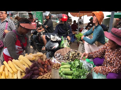 Amazing Cambodian Market Scene At rural area In Siem Reap.