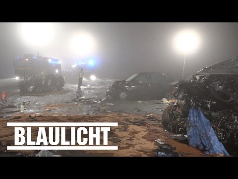 A33 bei Paderborn: Drei Menschen sterben bei Nebel-Crash