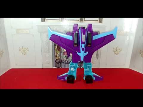 Chuck's Reviews Transformers Cyberverse Ultra Class Slipstream