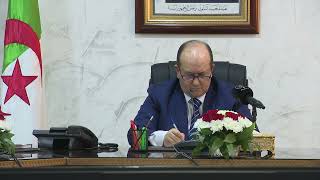 الوزير الأول يترأس اجتماعاً وزاريا مشترك خصص لمحاربة انتشار الجراد ببعض ولايات الجنوب الغربي