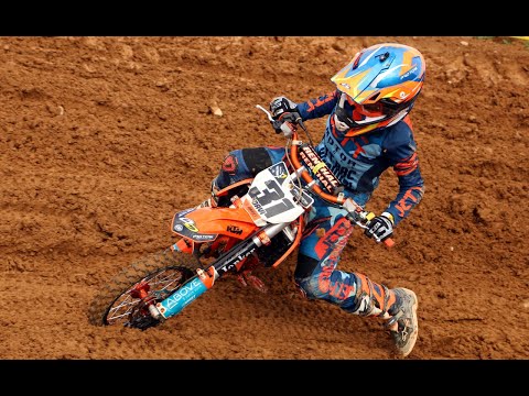 Disputa, tombos e bons pegas na corrida da 65cc no Velocross em Schroeder SC