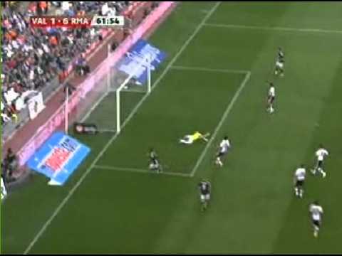 Kaka AMAZING Goal vs. Valencia