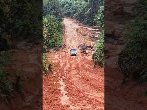 Toyota Hilux 2.4L Off Road - Rear Diff Lock Activated