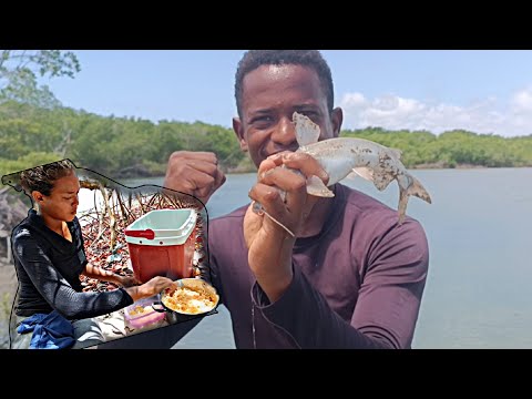 AVENTURA NA PRAIA DA RAPOSA PESCAMOS E PREPARAMOS NA NATUREZA